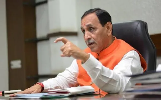 गुजरात चुनाव 2017: CM रूपाणी बोले- अहमद पटेल के अस्पताल से जुड़े थे आतंकी, कांग्रेस ने आरोपों को बताया बेबुनियाद