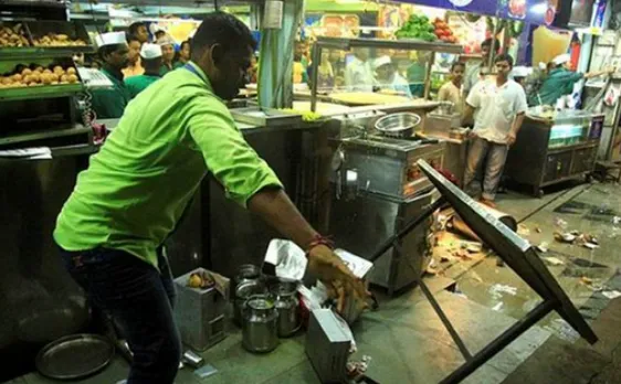 मुंबई: हॉकर्स मुद्दे पर दादर में एमएनएस और कांग्रेस कार्यकर्ताओं के बीच झड़प
