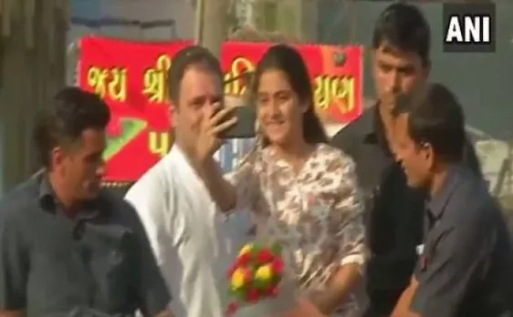 Video: गुजरात के भरुच में राहुल के रोड शो के दौरान काफिले को रोककर युवती ने ली सेल्फ़ी
