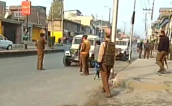 जम्मू-कश्मीर: अनंतनाग में CRPF दस्ते पर आतंकी हमला, 5 जवान घायल
