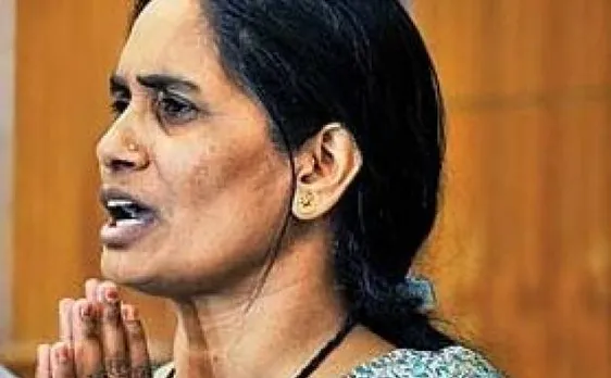 निर्भया की मां ने की राहुल गांधी की तारीफ, कहा-उनकी मदद से ही पायलट बना बेटा