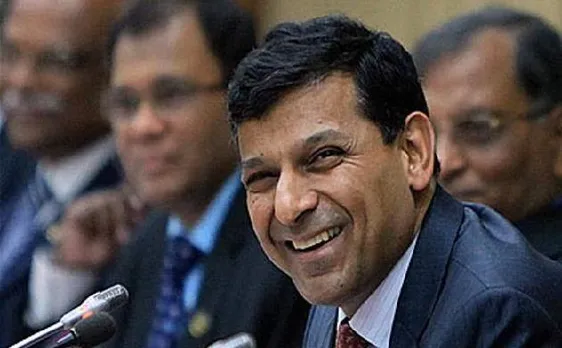 AAP ने रघुराम राजन को दिया राज्यसभा का ऑफर, कुमार विश्वास पर लटकी तलवार