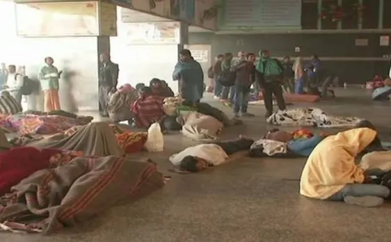 तीसरे दिन भी जारी है स्मॉग का क़हर, रेल यातायात भी प्रभावित