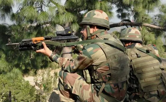 आतंकियों को पकड़ने के लिए जम्मू-कश्मीर के शोपियां, पुलवामा में सेना का तलाशी अभियान