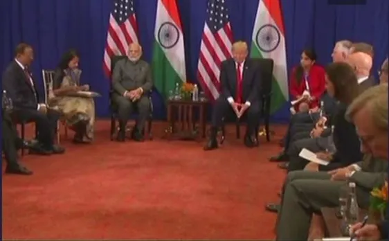 ASEAN समिट: ट्रंप से मिले पीएम मोदी, कहा-एशिया के हित में है भारत-अमेरिका संबंध