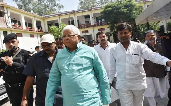 लालू ने पीएम पर कसा तंज, कहा-पहले लोग शेर से डरते थे, अब गाय से डरते हैं