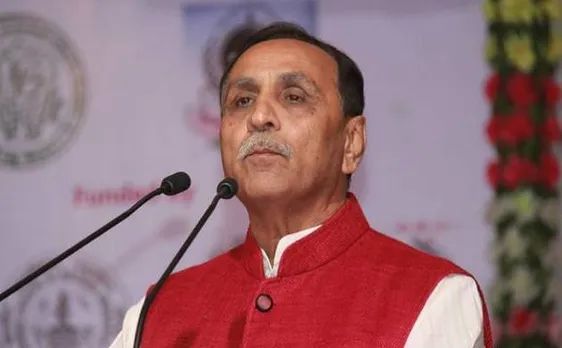 गुजरात: विजय रुपाणी ने पाटीदार नेताओं को बताया कांग्रेस का एजेंट, कांग्रेस बोली- अपने घर में झांके सीएम