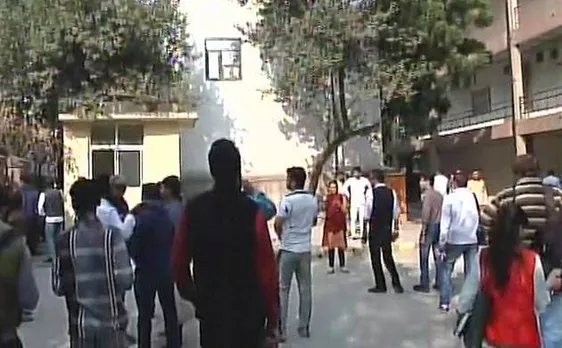 दिल्ली: द्वारका में पुलिस और बदमाशों के बीच फायरिंग, 5 गिरफ्तार