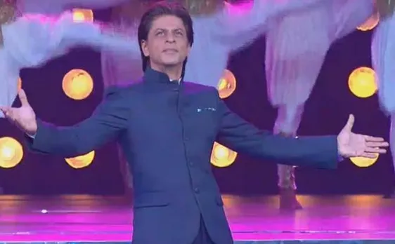 IFFI 2017 में कैलाश खेर के साथ ये क्या कर गए शाहरुख खान... देखें वीडियो