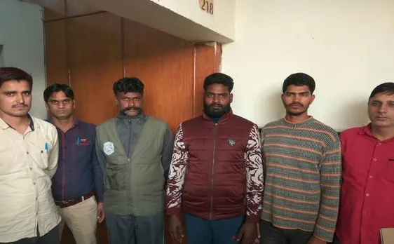दिल्ली पुलिस ने वॉन्टेड बाप-बेटे को हत्या के आरोप में किया गिरफ्तार