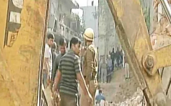 दिल्ली: तैमूर नगर में इमारत गिरने से 2 की मौत