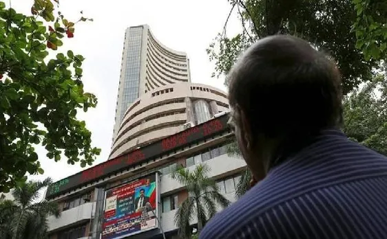 स्टैंडर्ड एंड पुअर्स की रेटिंग के बाद लुढ़के शेयर बाज़ार, सेंसेक्स-निफ्टी में गिरावट