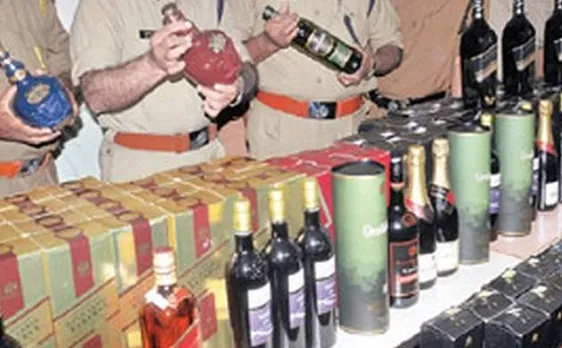 मुजफ्फरनगर में अवैध शराब की 210 पेटियां जब्त, एक गिरफ्तार