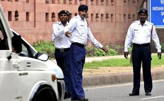 जानें अपने अधिकार: ट्रैफ़िक हवलदार नहीं निकाल सकता आपके गाड़ी की चाबी