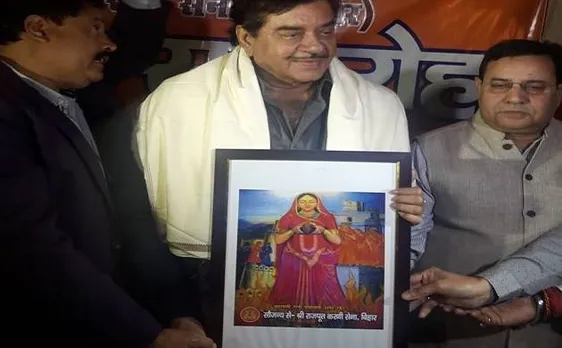 'पद्मावती' का विरोध करने पर करणी सेना ने किया शत्रुघ्न सिन्हा को सम्मानित