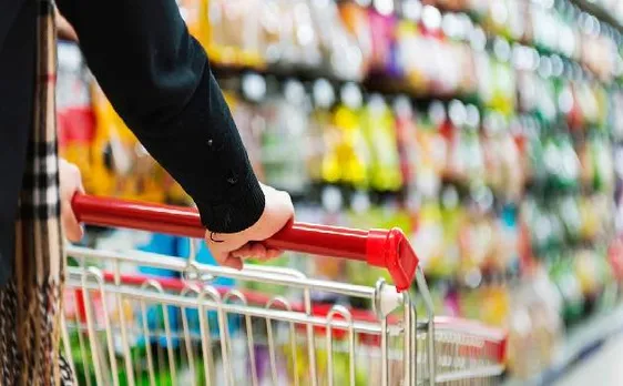 GST कटौती का ग्राहकों को नहीं मिल रहा फायदा, उत्पादों पर नए MRP स्टीकर नदारद: सर्वे