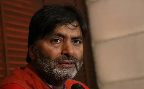 श्रीनगर: यासीन मलिक की गिरफ्तारी, मीरवाइज उमर फारूक और सयद अली गिलानी हुए नजरबंद