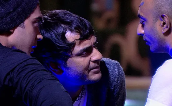 Bigg Boss 11: टास्क की आड़ में विकास गुप्ता ने आकाश और हिना पर निकाली भड़ास, देखें वीडियो