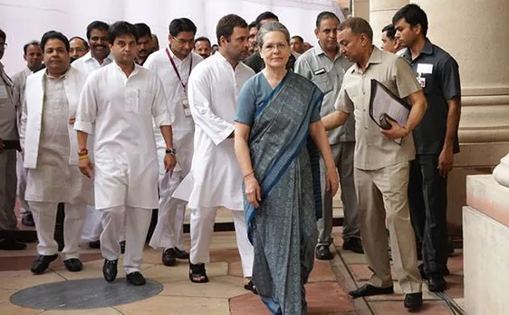 सोनिया गांधी बोलीं- रिटायर हो रही हूं, कांग्रेस ने कहा- राजनीति से नहीं