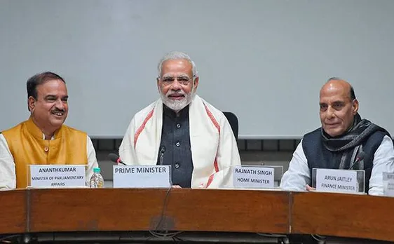 तीन तलाक: मोदी कैबिनेट ने बिल पर लगाई मुहर, अब संसद में होगा पेश