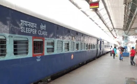 हवाई जहाज और होटल की तर्ज़ पर भारतीय रेलवे भी टिकट बुकिंग पर देगी छूट