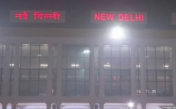 कोहरे की वजह से 15 ट्रेन हुई रद्द, 11 के समय में फेरबदल