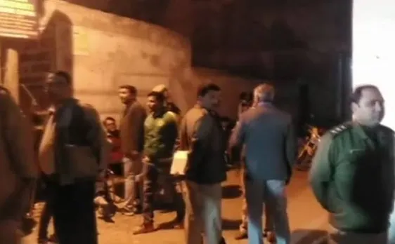 फर्रुखाबाद समेत कई जगहों पर बाबा के आश्रम पर पुलिस का छापा, करीब 100 महिलाओं को छुड़ाया गया