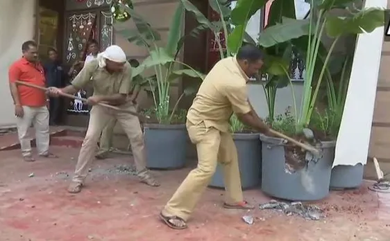 मुंबई कमला मिल्स हादसा: अवैध इमारतों को तोड़ने में लगा है बीएमसी