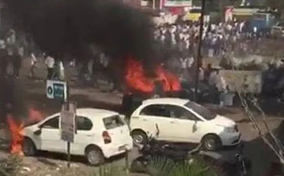 पुणे: पेशवा की हार पर दलितों के जश्न से भड़की हिंसा, बैकफुट पर फडणवीस सरकार, कराएगी न्यायिक जांच