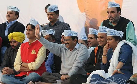 केजरीवाल ने बुलाई आप PAC की बैठक, कुमार विश्वास को न्योता नहीं