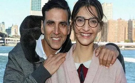 अक्षय कुमार ने की सोनम कपूर की खिंचाई, देखें 'पैडमैन' का फनी वीडियो