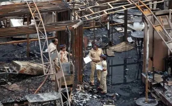 मुंबई पब हादसा: मोजो बिस्ट्रो रेस्टोरेंट का मालिक गिरफ्तार, पुलिस ने जारी किया था लुकआउट नोटिस