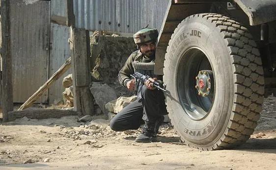 जम्मू-कश्मीर: अनंतनाग में सुरक्षाबलों के साथ मुठभेड़ में दो आतंकी ढेर