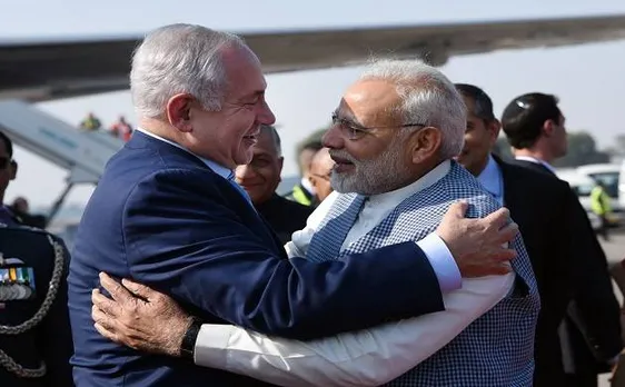 नेतन्याहू से पीएम मोदी के गले मिलने का कांग्रेस ने बनाया मजाक, कहा आगे भी 'हग्स' देखने को मिलेंगे