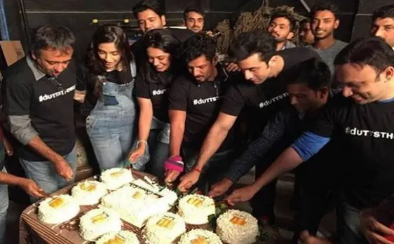 संजय दत्त की बायोपिक की शूटिंग पूरी हुई, राजकुमार हिरानी, रणबीर कपूर और सोनम ने जमकर की पार्टी