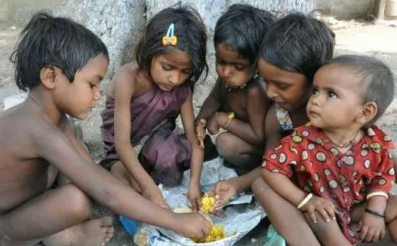 दिल्ली: एक एनजीओ जो जरूरतमंदों को खिलाता है खाना और बांटता है कंबल