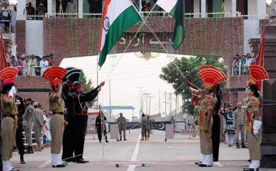 वाघा बॉर्डरः जहां हर शाम होती है बीटिंग रिट्रीट, दुश्मन के सामने करते हैं ताकत की नुमाइश
