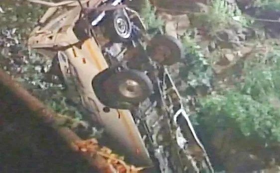 महाराष्ट्र: कोल्हापुर में पंचगंगा नदी में बस पलटी, 13 लोगों की मौत, 3 घायल