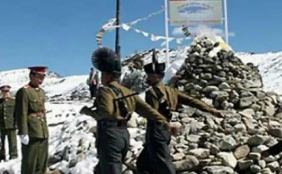 डोकलाम पर चीन ने फिर ठोका दावा, कहा- अधिकार के तहत बना रहे हैं सैन्य ढांचा