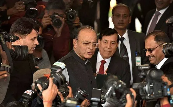 मध्यम वर्ग की उम्मीदों को झटका, इनकम टैक्स में राहत नहीं - लॉन्ग टर्म कैपिटल गेंस पर देना होगा 10 % टैक्स