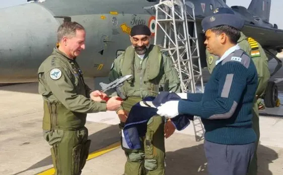 'मेक इन इंडिया' तेजस से रूबरू हुए US एयरफोर्स चीफ, जोधपुर में उड़ाया लड़ाकू विमान