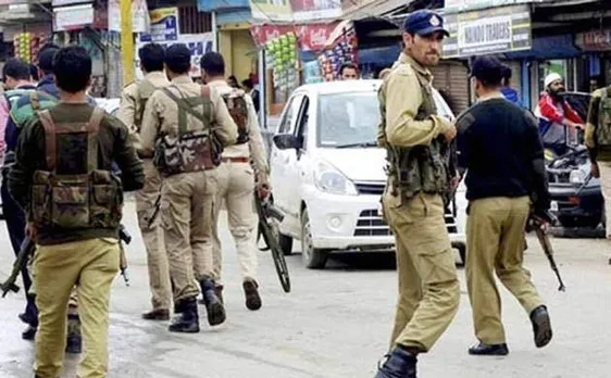 महाराष्ट्र पुलिस ने वापस लौटाया बुलेट प्रूफ जैकेट्स, नहीं सह पाया AK-47 की मार