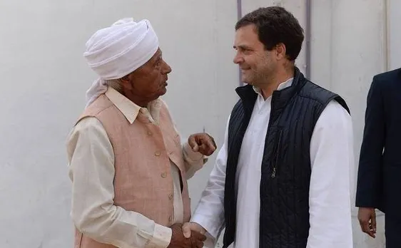 कांग्रेस मुख्यालय में देश भर से आए कार्यकर्ताओं से मिले राहुल गांधी