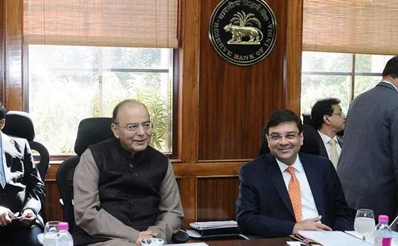 RBI आज पेश करेगा मौद्रिक नीति की समीक्षा, ब्याज दर बदलने के आसार नहीं