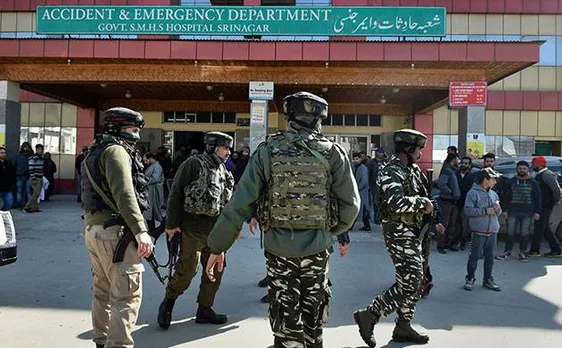 श्रीनगर अस्पताल हमला: आतंकी नावेद को छुड़ाने वाले 4 लोगों को पुलिस ने किया गिरफ्तार
