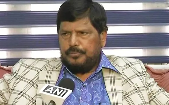अठावले ने दी बीजेपी को सलाह, कहा- शिवसेना से गठबंधन रखें बरकरार, बातचीत से सुलझाएं मुद्दा