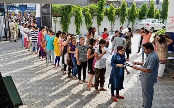 CBSE NEET 2018: परीक्षा के लिए नोटिफिकेशन जारी, रजिस्ट्रेशन के लिए आधार नंबर जरूरी