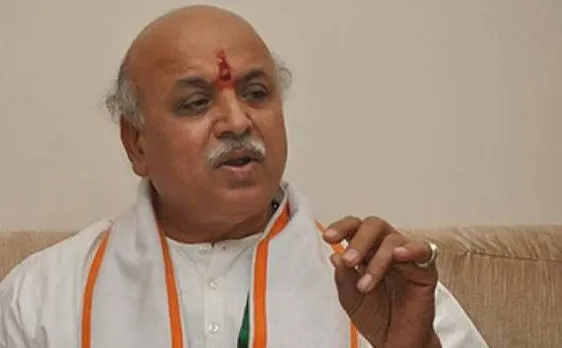 तोगड़िया का पीएम मोदी पर हमला, लोगों का वोट मंदिर बनाने के लिये मिला, न कि ट्रिपल तलाक के लिये