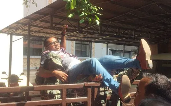 मालदीव संकट: विपक्षी दल के MP को सेना ने जबरन संसद परिसर से निकाला