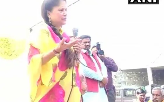 मध्यप्रदेश: सिंधिया की धमकी, पंजे को वोट दो वरना नहीं मिलेगा उज्जवला योजना का फायदा